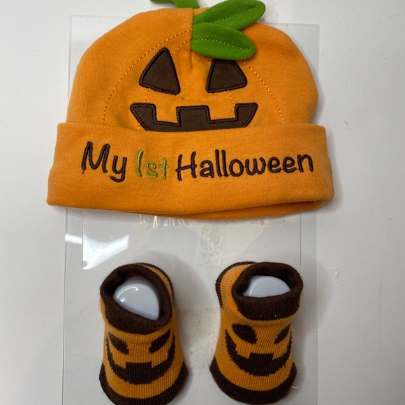 Baby's First Halloween Socks and Hat NEW - Picture 2 of 4